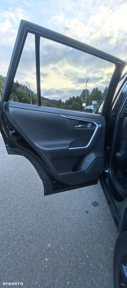 Toyota RAV4 2.5 Hybrid Black Edition by JBL 4x4 - 12