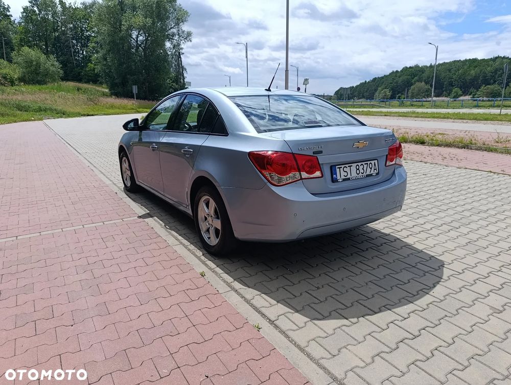 Chevrolet Cruze 1.6 - 11