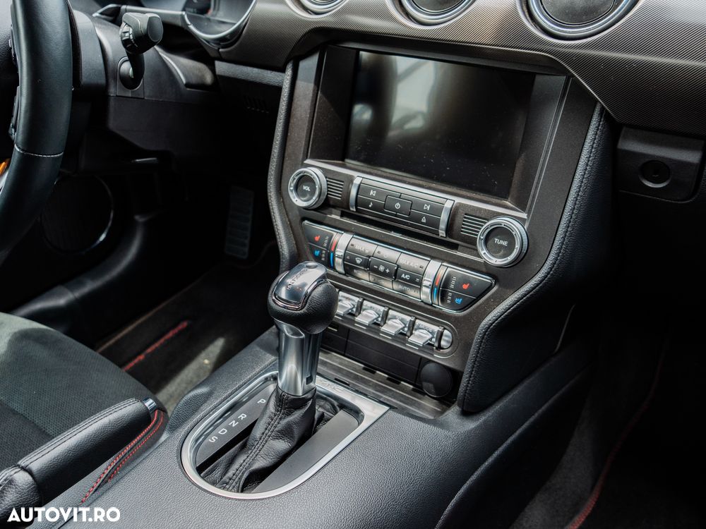 Ford Mustang 5.0 V8 Aut. GT - 28