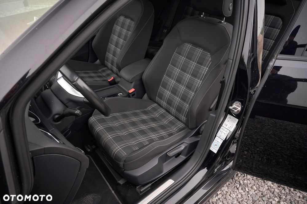 Volkswagen Golf VII 2.0 TDI BMT GTD - 26