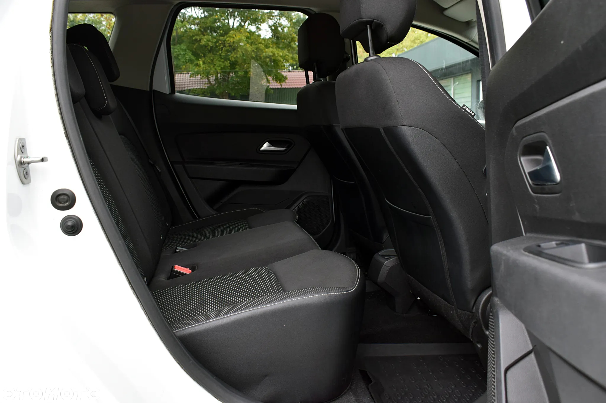 Dacia Duster 1.6 SCe Ambiance S&S - 7