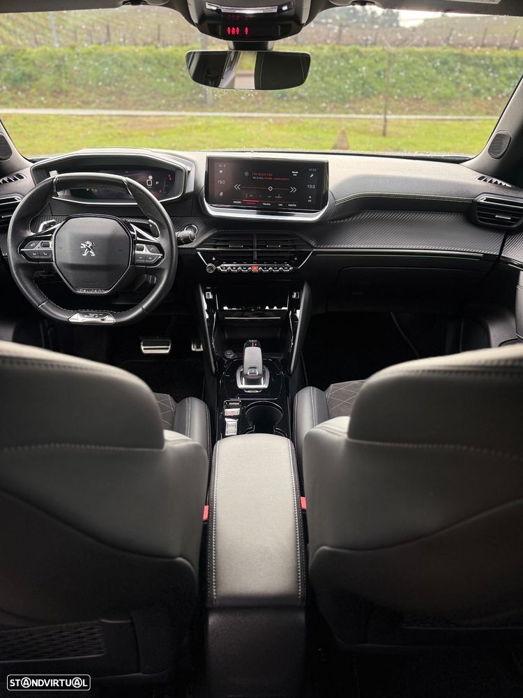 Peugeot 2008 PureTech 130 EAT8 GT Pack - 31