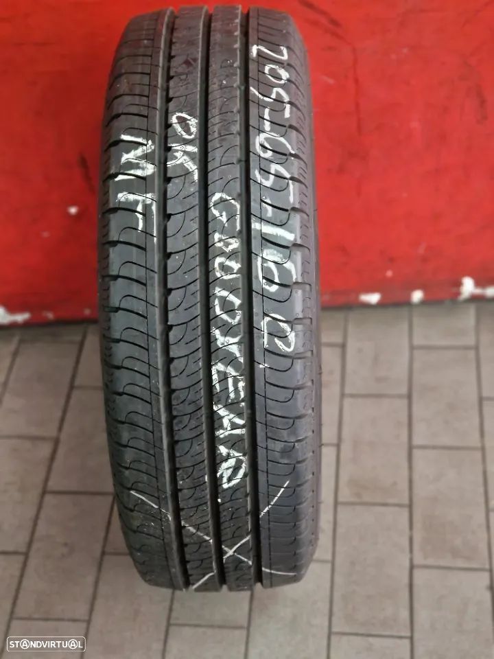 1 Pneu Usado 205/65/16 C Goodyear Efficient Grip Cargo com mais de 99.9% de piso (igual a novo) - 3