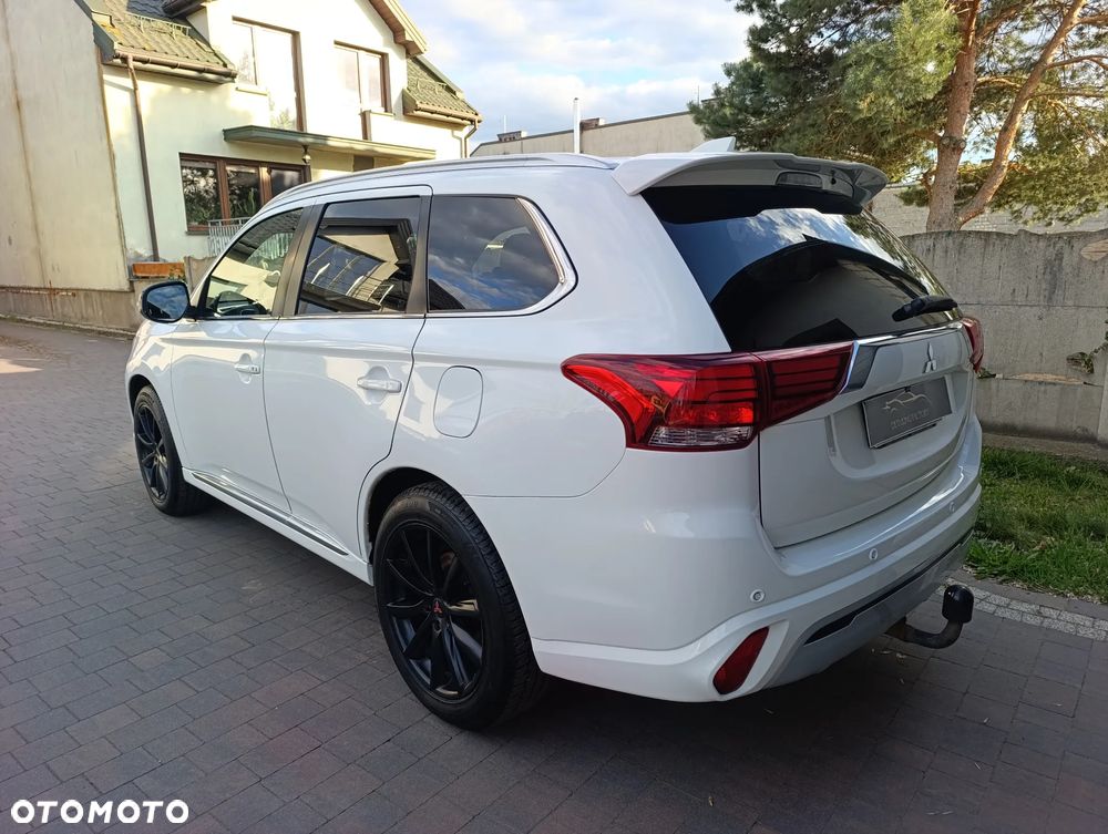 Mitsubishi Outlander 2.4 4WD Diamant+ - 6