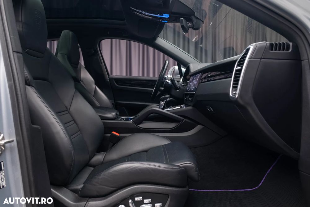 Porsche Cayenne Coupe E-Hybrid Tiptronic S - 38