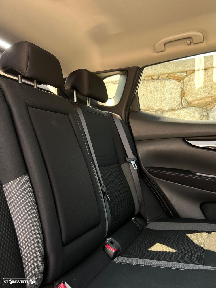 Nissan Qashqai 1.5 dCi N-Connecta DCT - 36