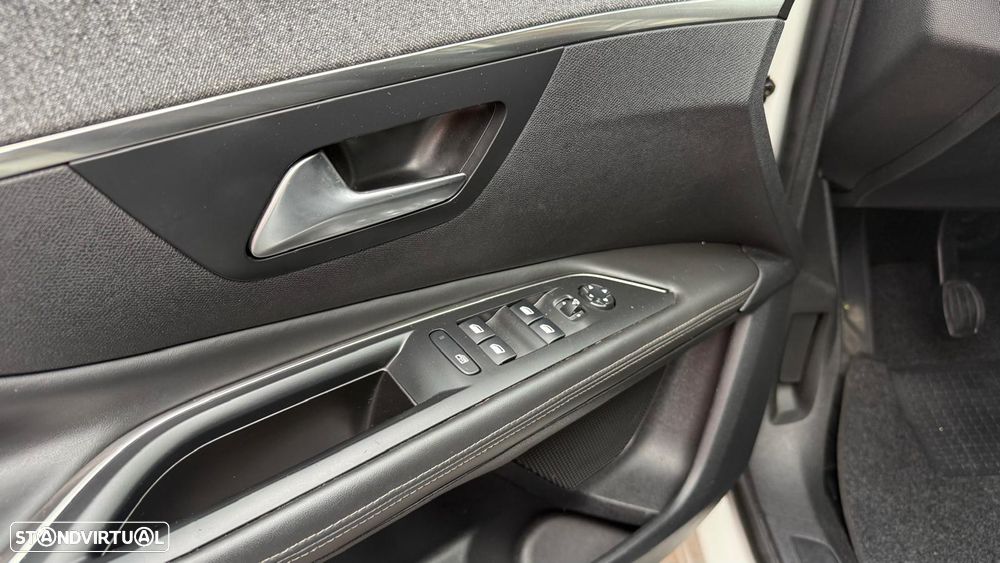 Peugeot 3008 1.2 PureTech Allure J18 - 11