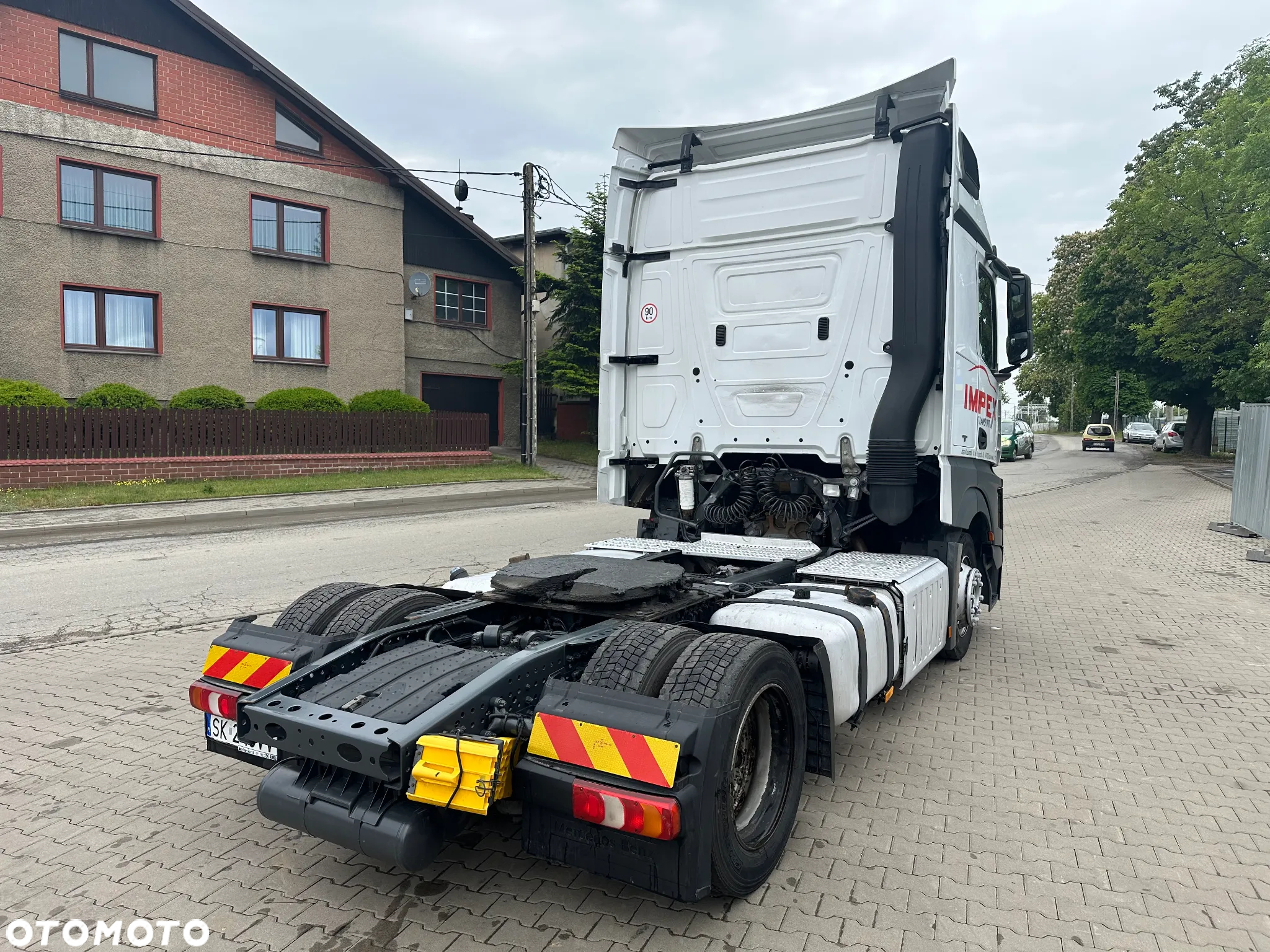 Mercedes-Benz ACTROS MP4 - 12