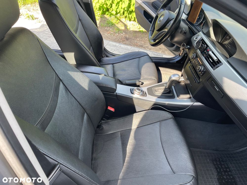 BMW Seria 3 318d DPF - 12