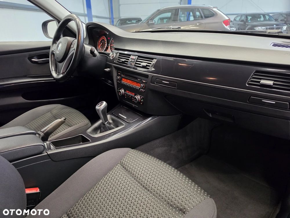BMW Seria 3 318i Edition Lifestyle - 25