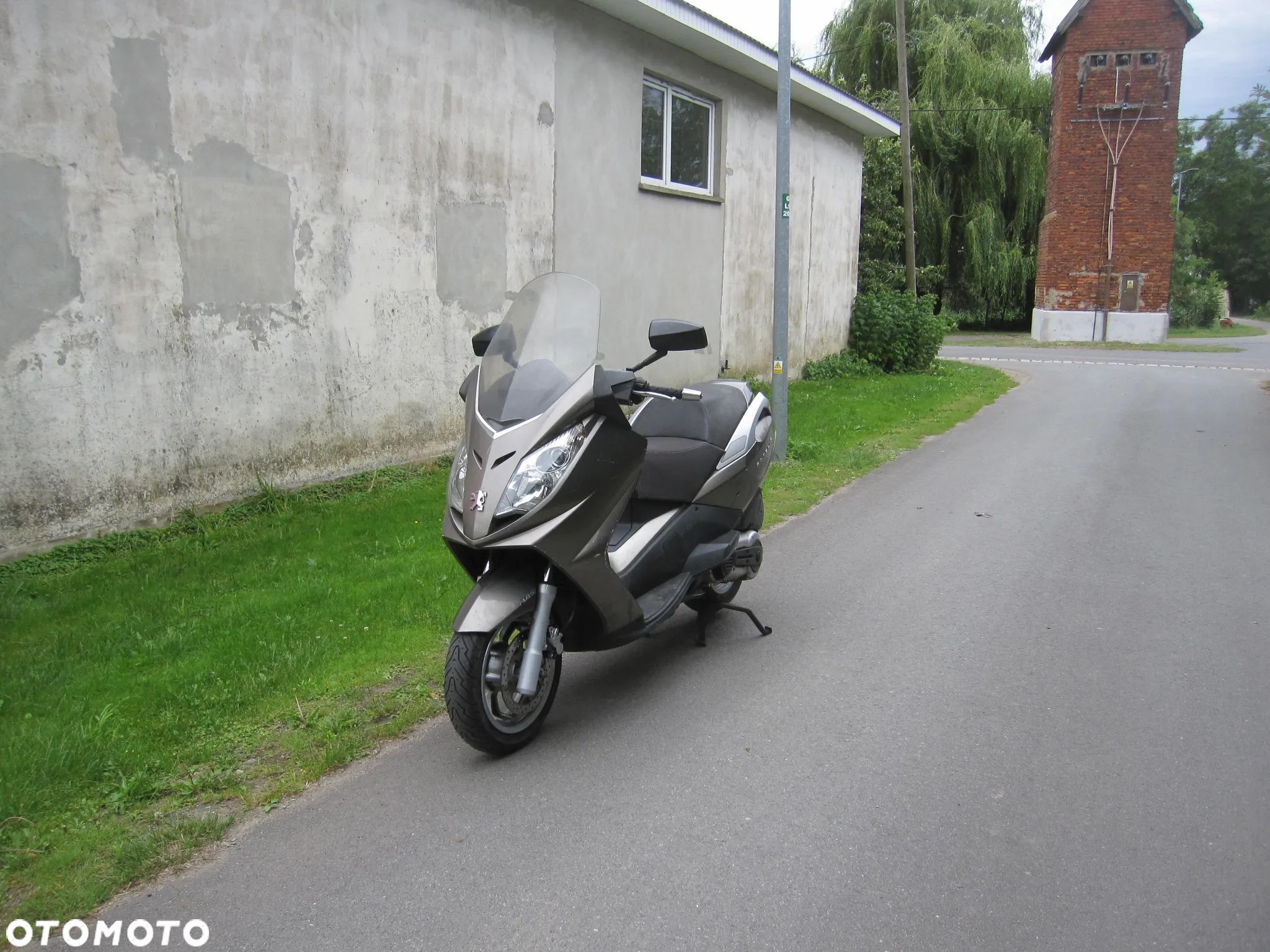Peugeot Satelis - 1