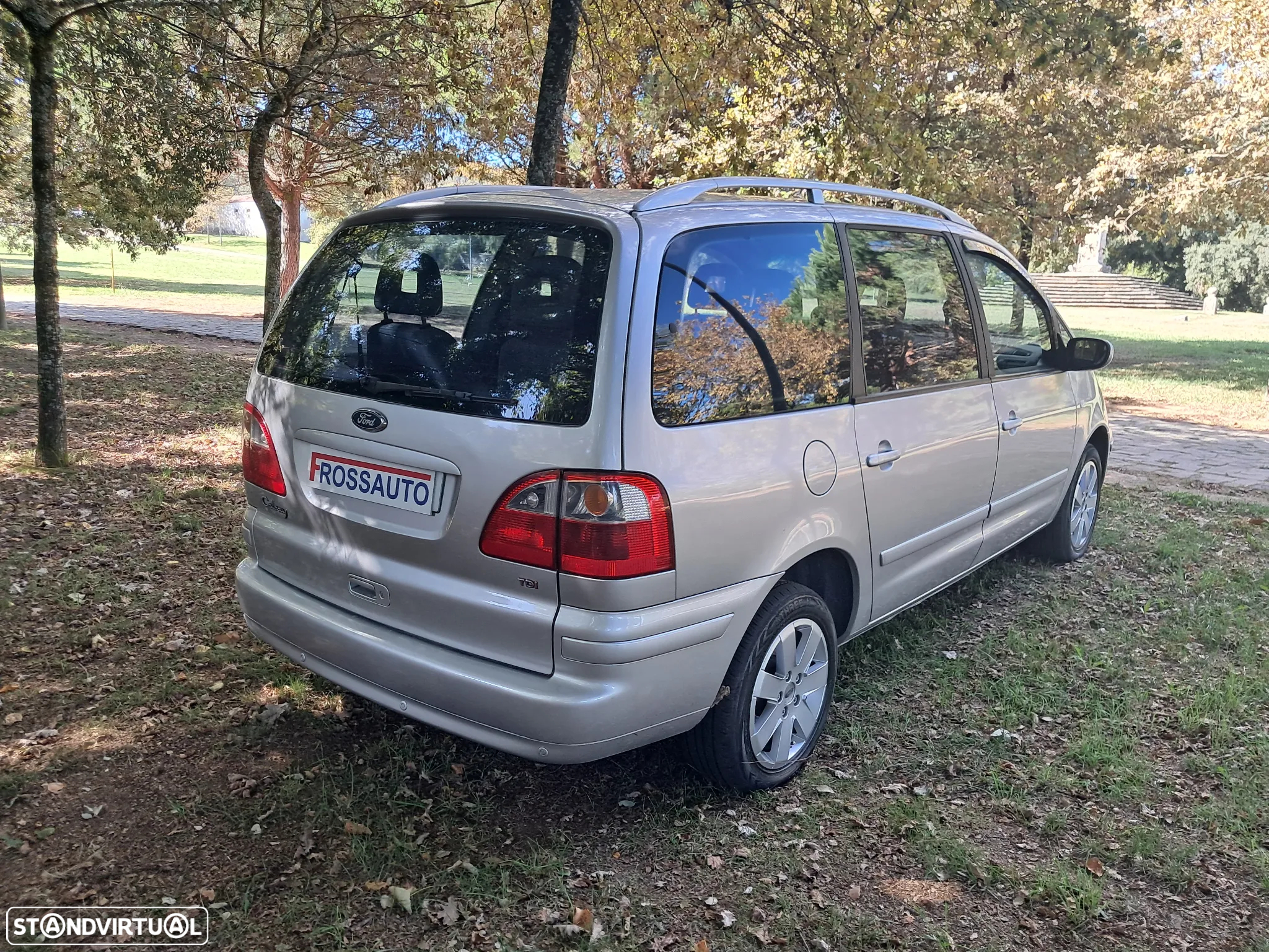 Ford Galaxy 1.9 TDi Ghia - 4
