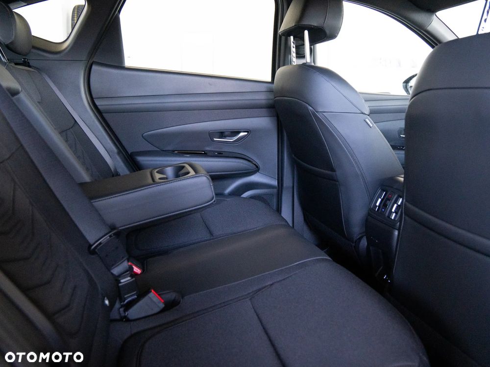 Hyundai Tucson 1.6 T-GDi HEV Smart Black 2WD - 37