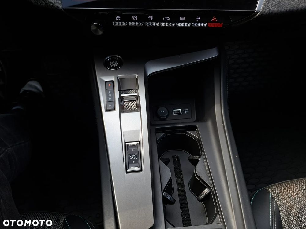 Peugeot 308 1.2 PureTech Allure S&S EAT8 - 21