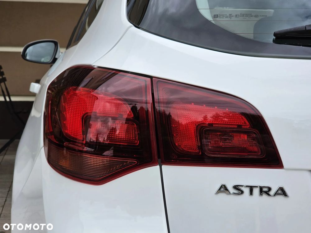 Opel Astra 1.4 Turbo Cosmo - 36