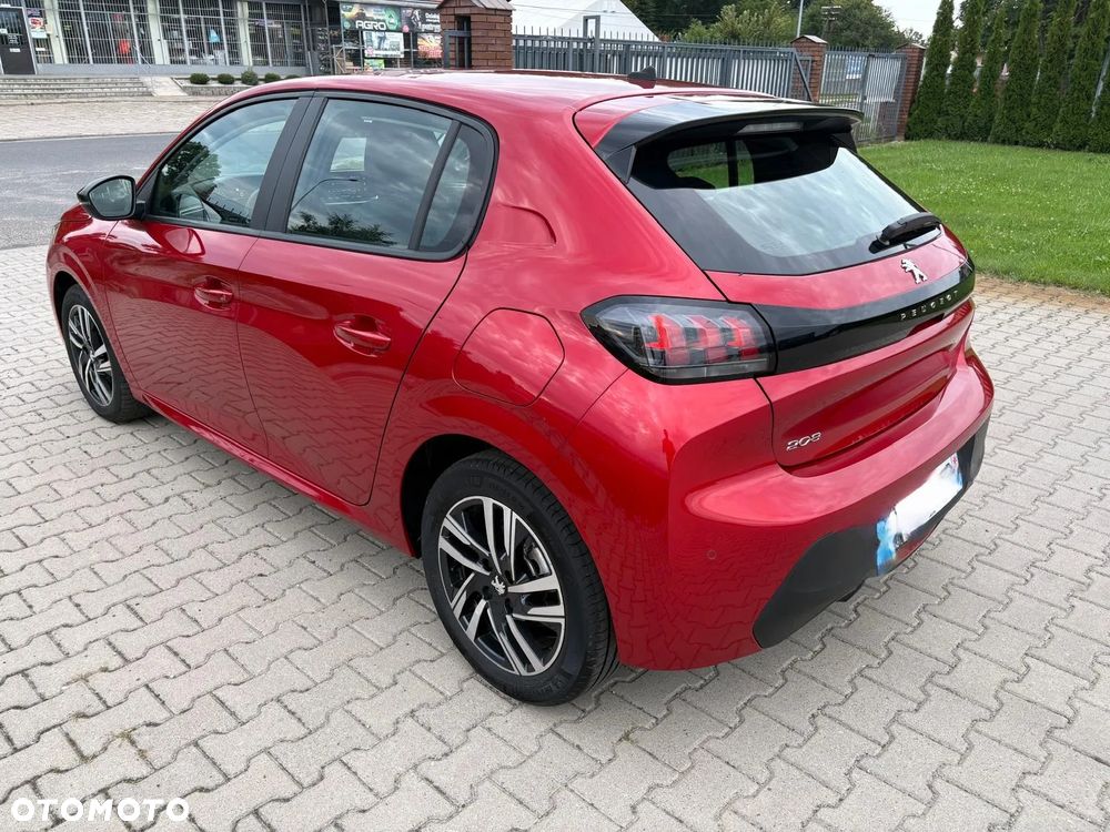 Peugeot 208 - 10