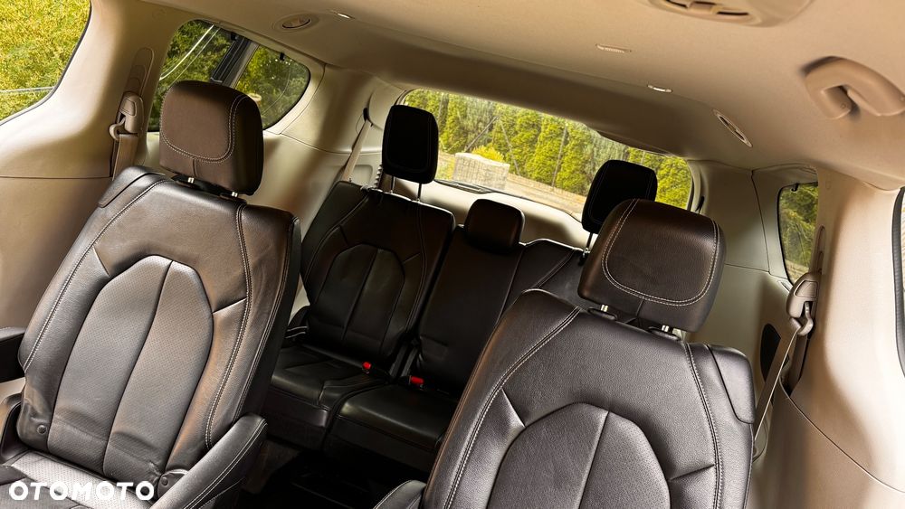 Chrysler Pacifica - 21