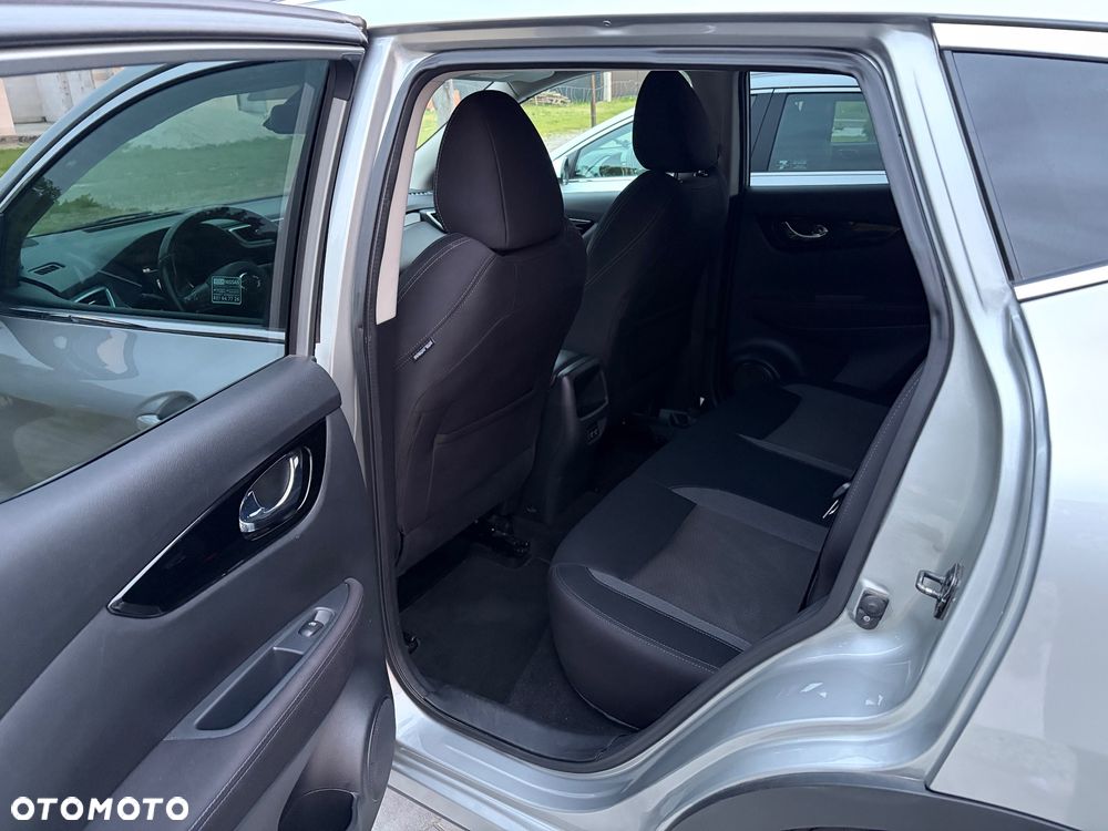 Nissan Qashqai 1.3 DIG-T N-Connecta - 26