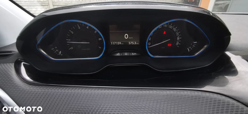 Peugeot 2008 1.2 Pure Tech Style S&S - 15