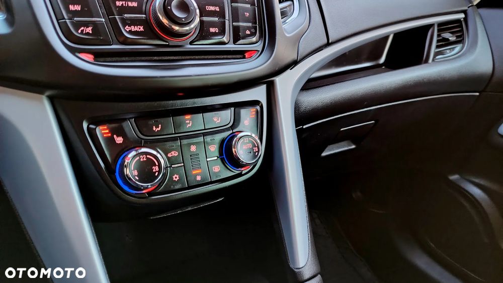 Opel Zafira 1.6 T SIDI Cosmo S&S - 8