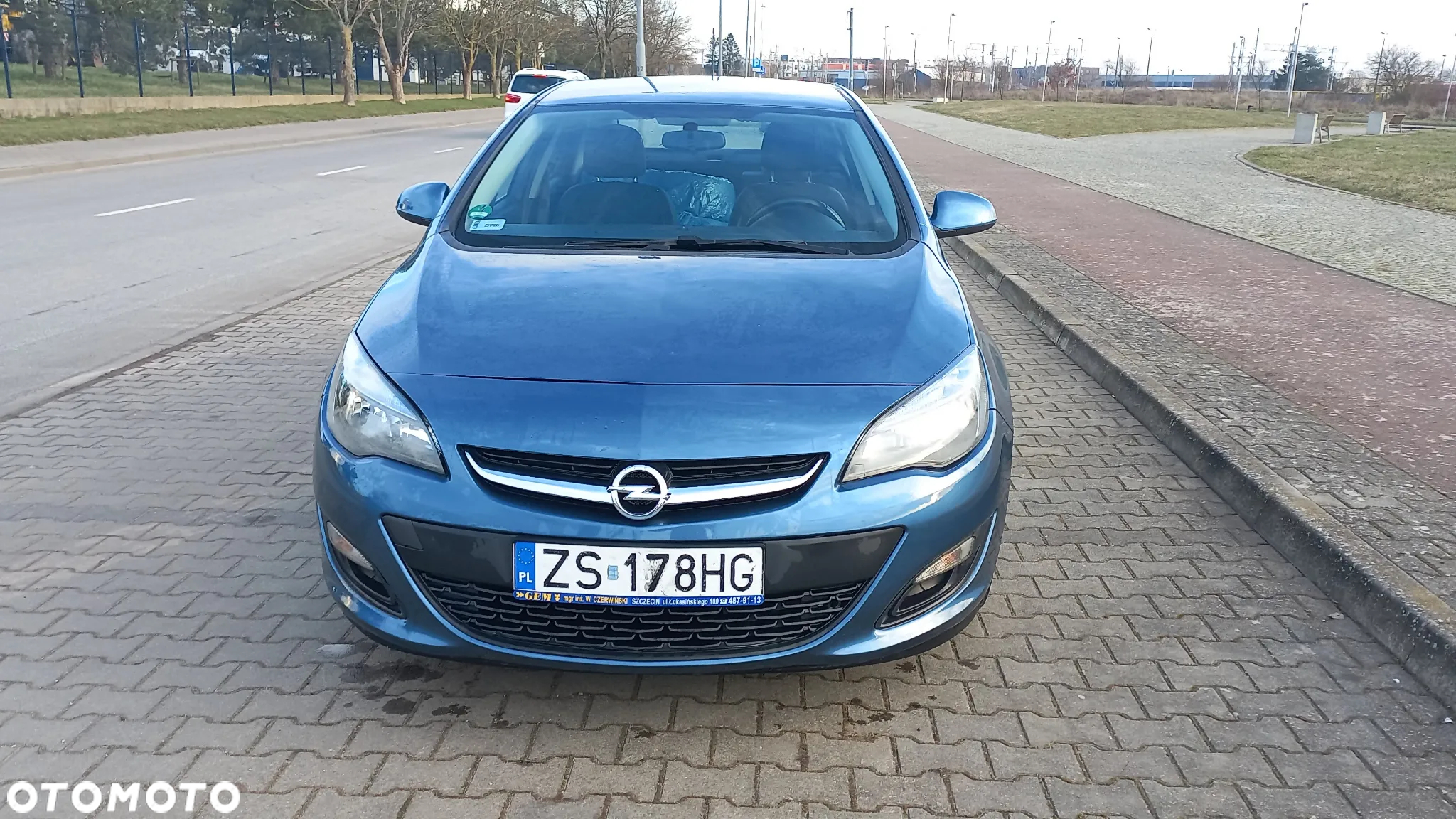 Opel Astra IV 1.4 T Business - 4