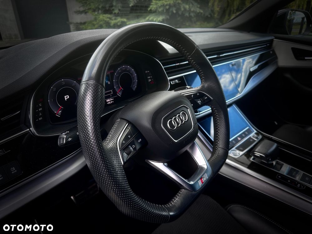 Audi Q8 - 8