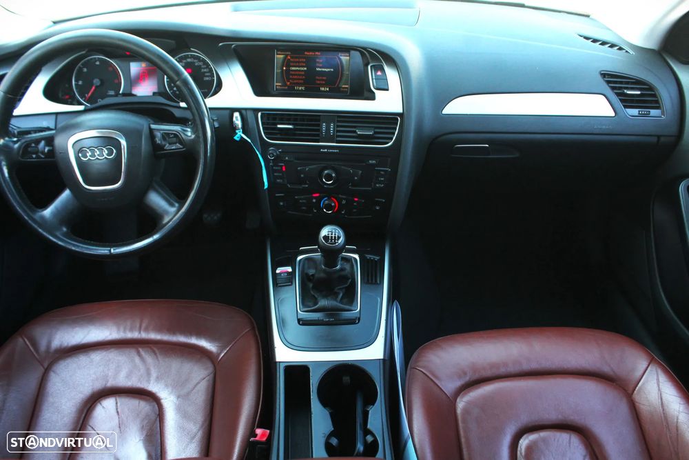 Audi A4 Avant 2.0 TDI exclusive - 32