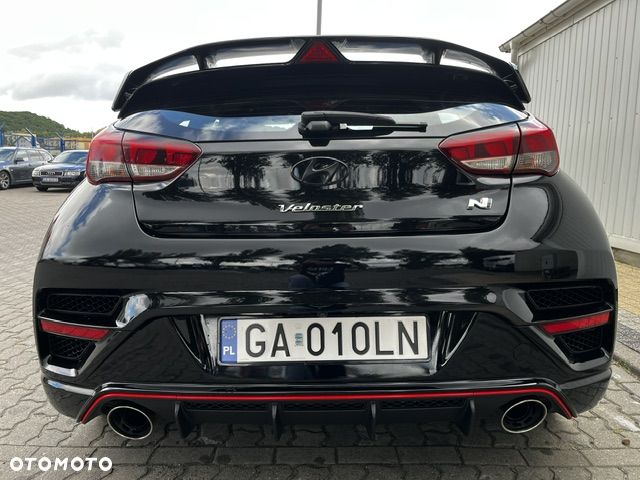 Hyundai Veloster - 4