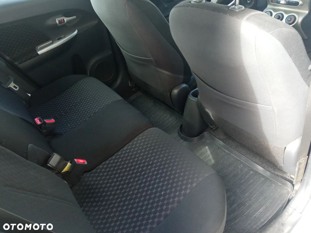 Toyota Urban Cruiser 1.33 Sol - 5