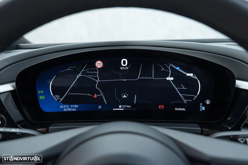 Porsche Macan Electric - 30