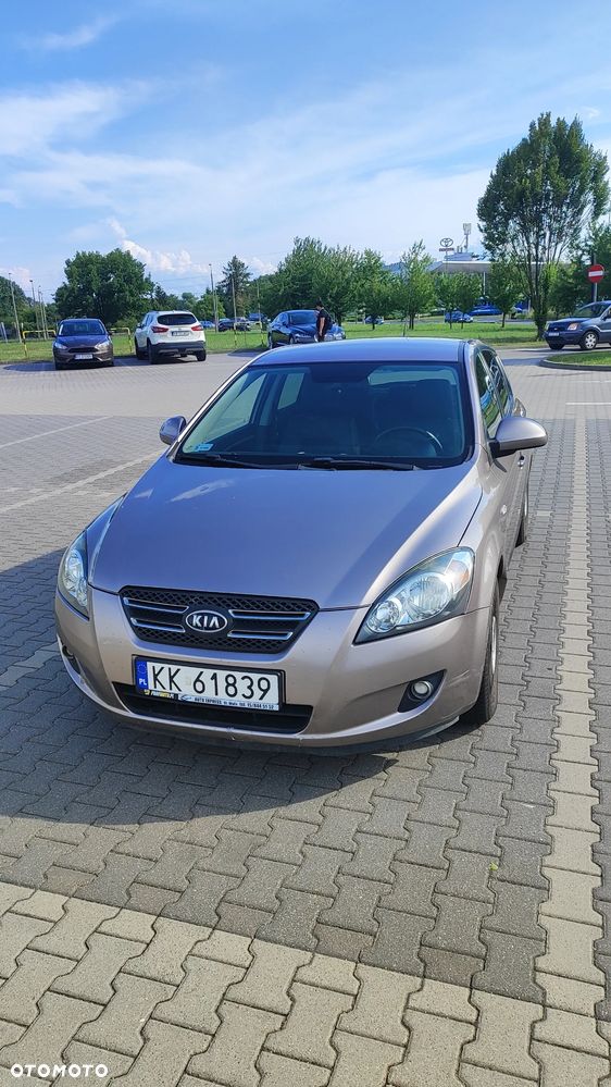 Kia Ceed 1.6 Crdi Comfort - 1