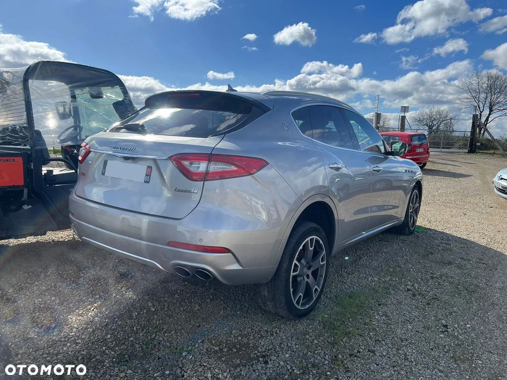 Maserati Levante - 4