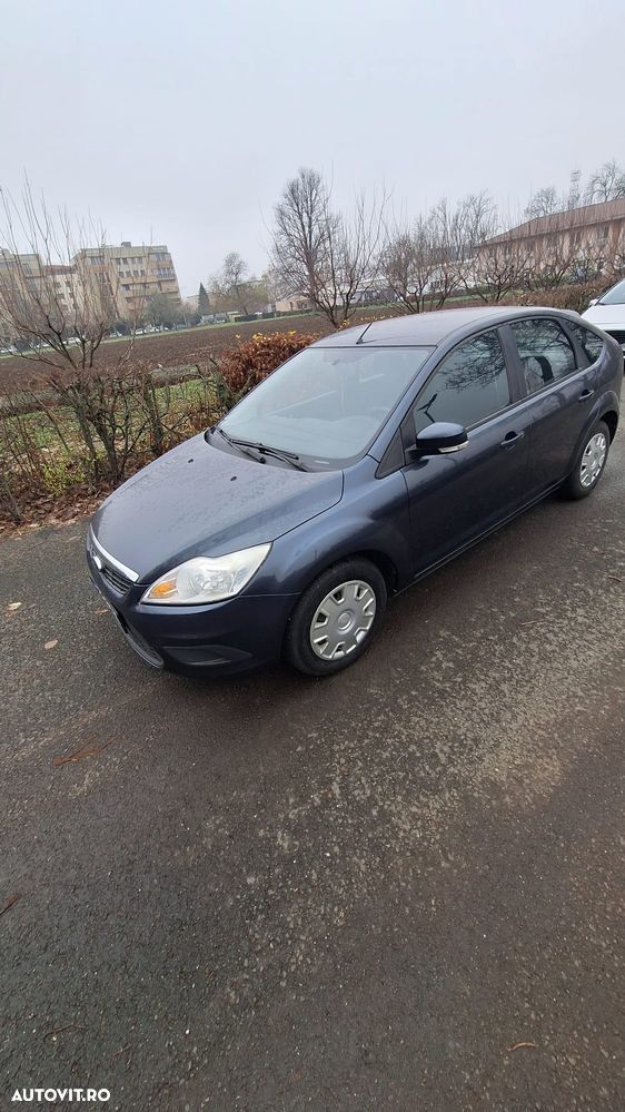 Ford Focus 1.4i Trend - 9