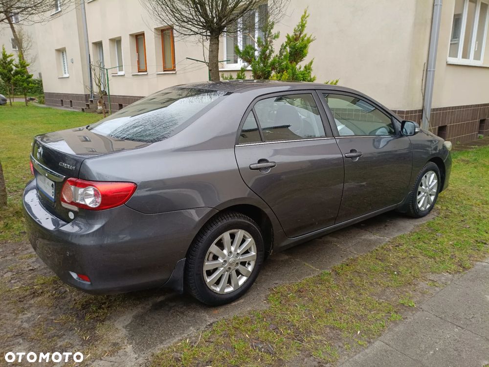 Toyota Corolla 1.6 Premium + - 3