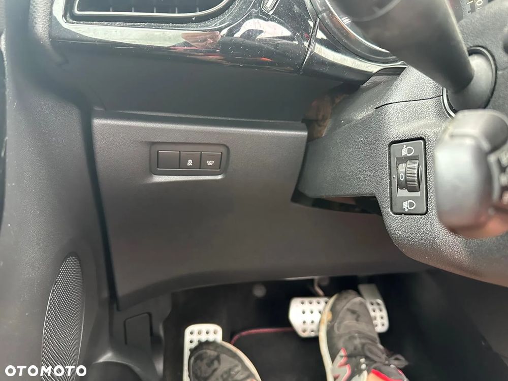 Citroën DS3 Cabrio e-HDi 90 FAP EGS6 SoChic - 32