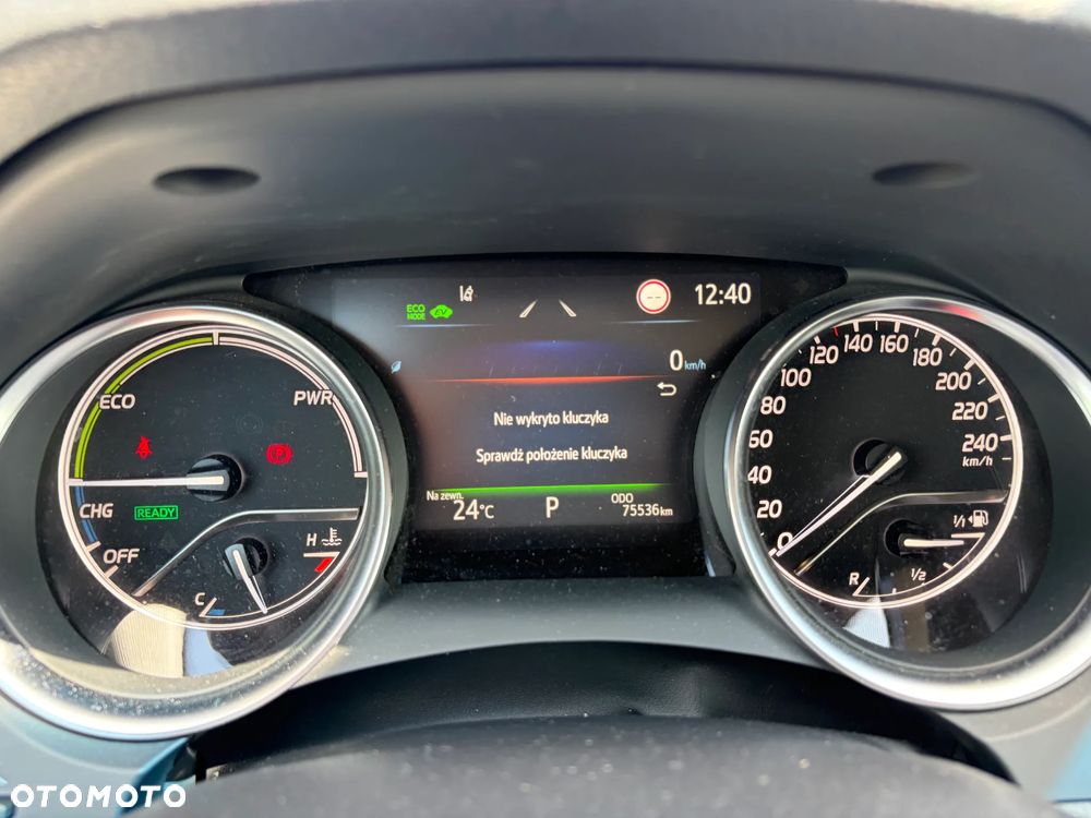 Toyota Camry 2.5 Hybrid Comfort CVT - 12
