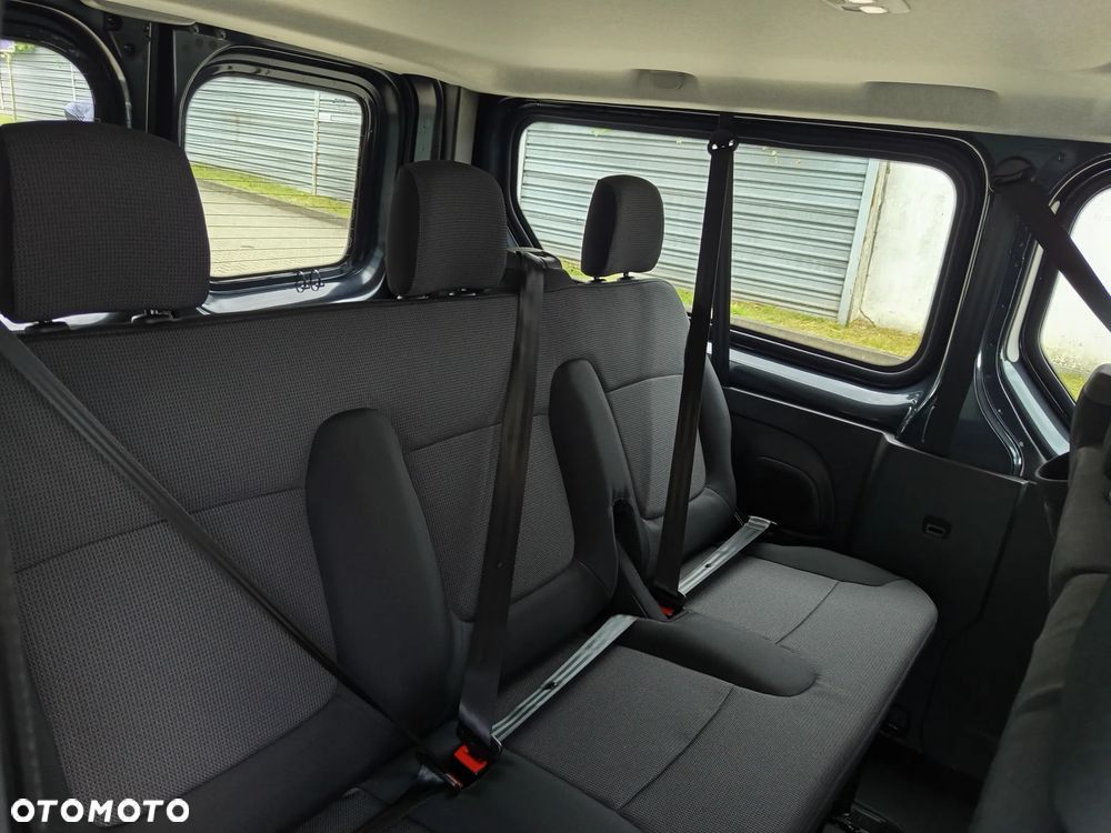 Renault Trafic Grand 2.0 dCi - 23