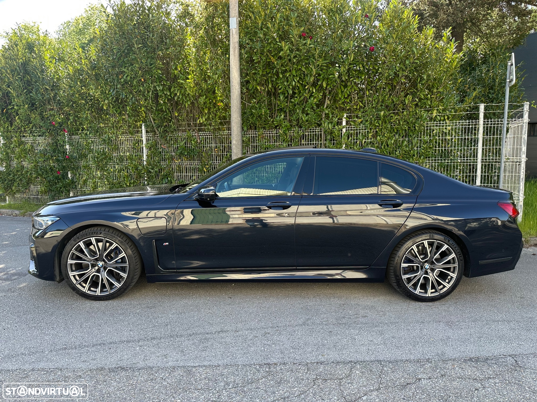 BMW 745 e iPerformance Pack M Auto - 11