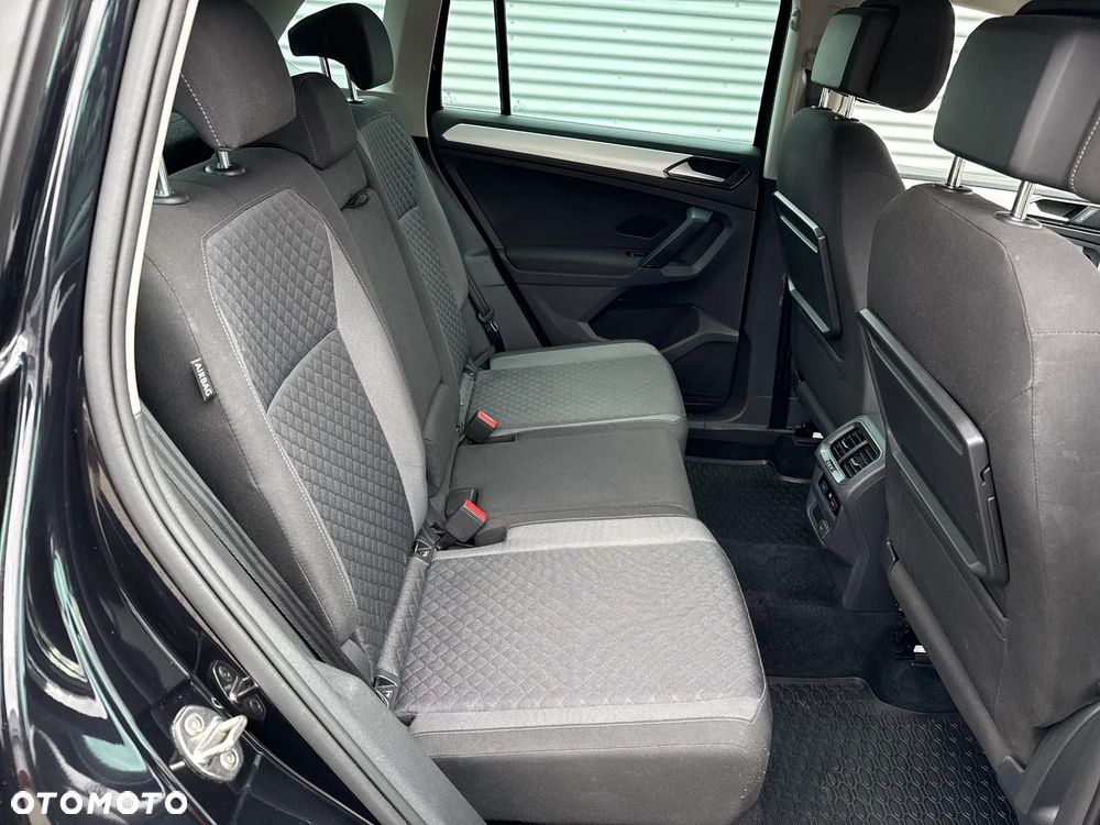 Volkswagen Tiguan - 11