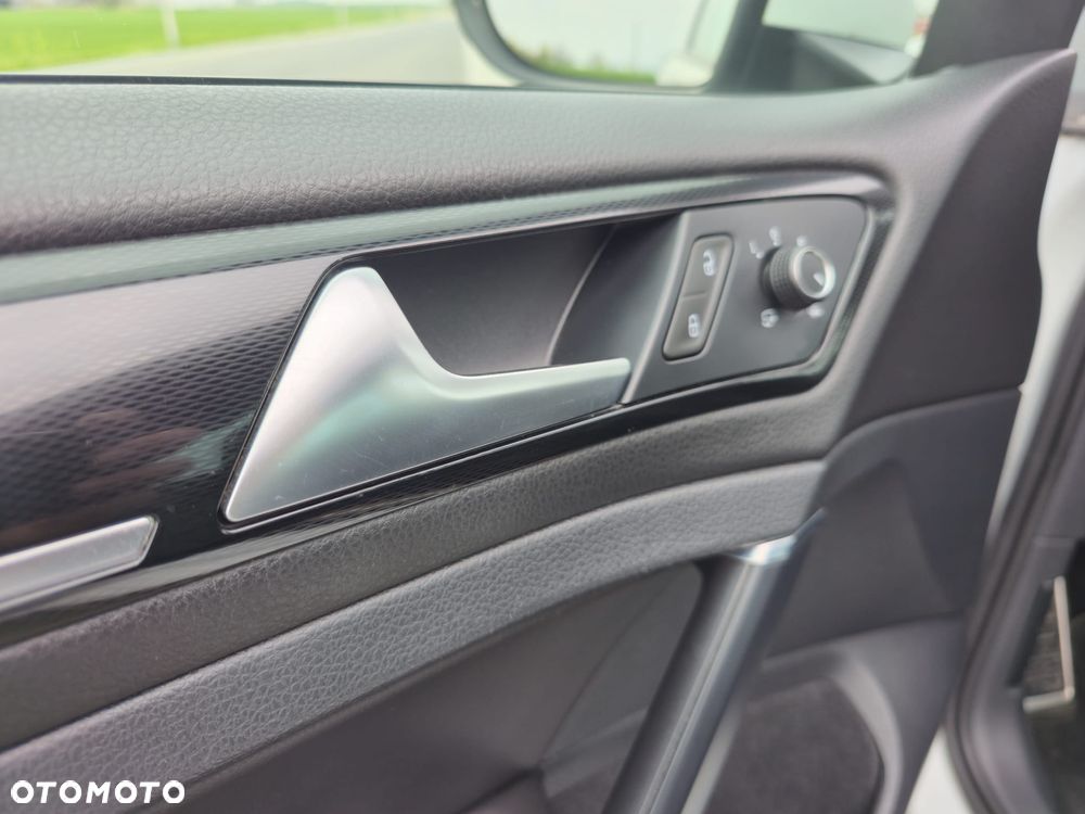 Volkswagen Golf GTI Performance BlueMotion Technology DSG - 25