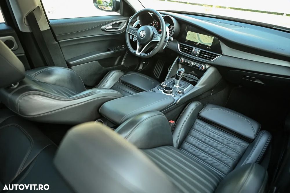 Alfa Romeo Giulia 2.0 Turbo RWD AT8 Super - 16