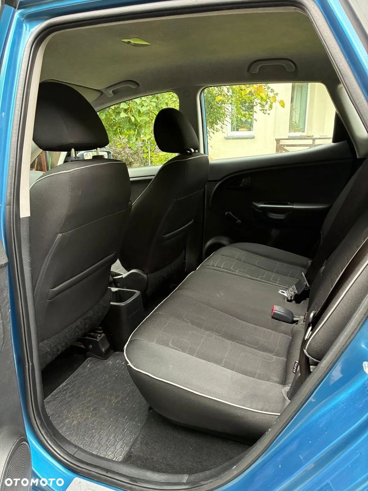 Kia Venga 1.6 M - 11