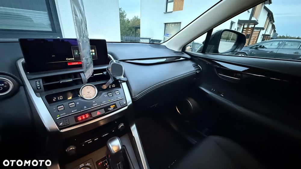 Lexus NX 300h Business Edition AWD - 22