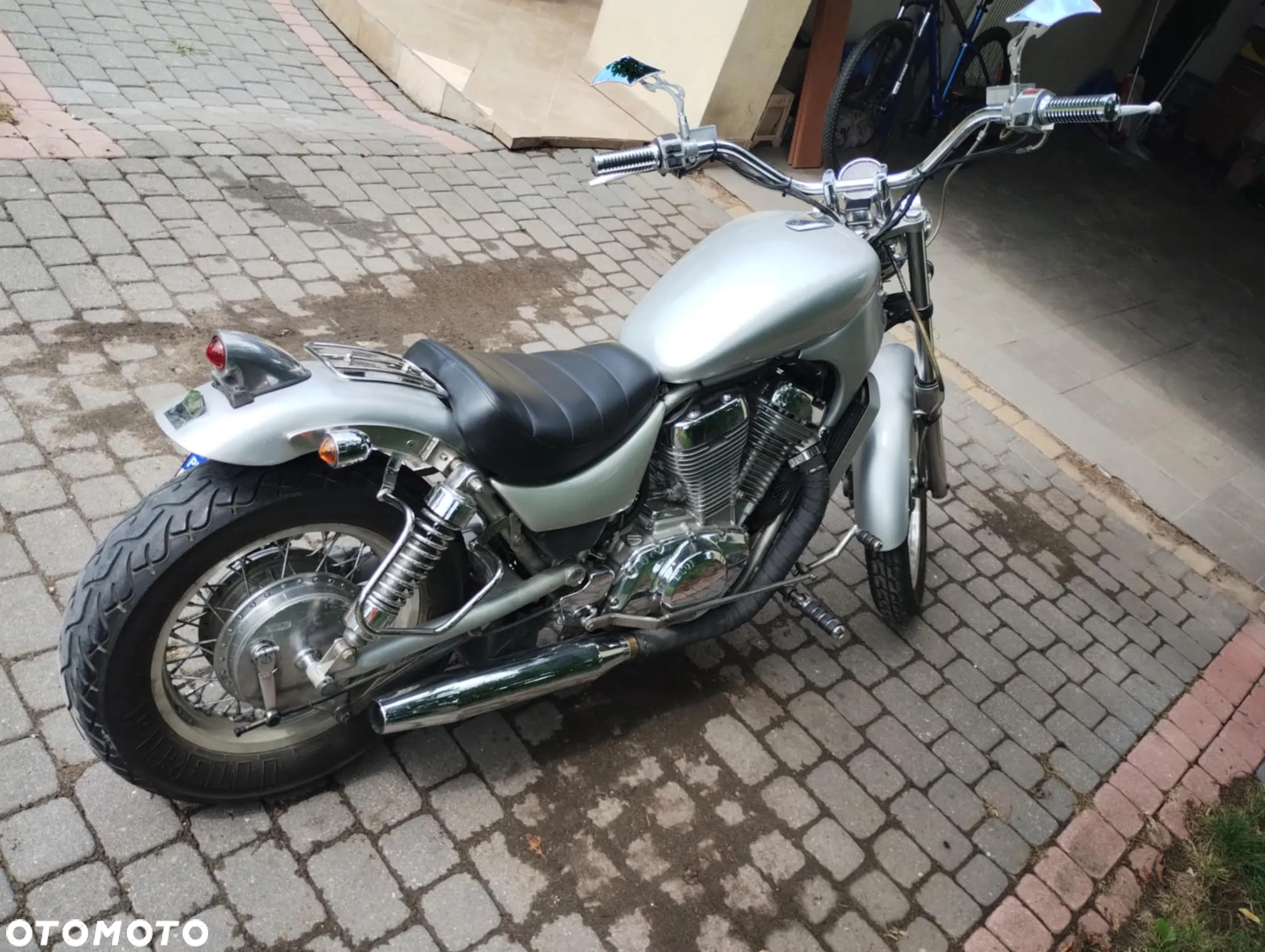 Suzuki Intruder - 7