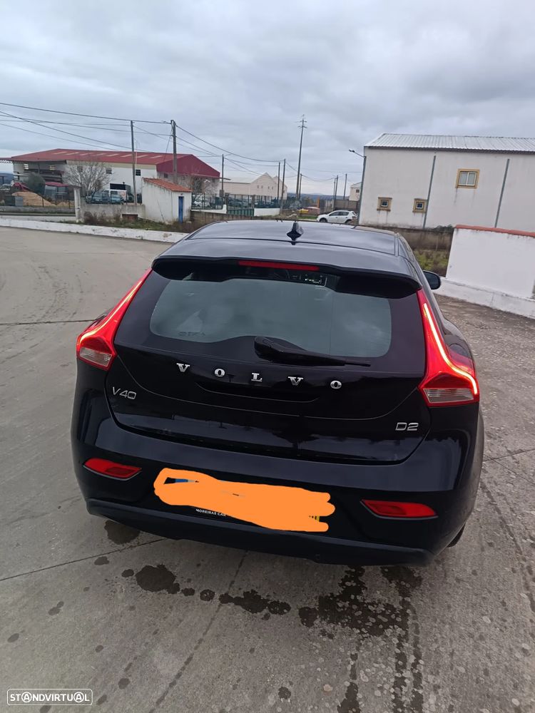 Volvo V40 1.6 D2 Momentum Eco - 4