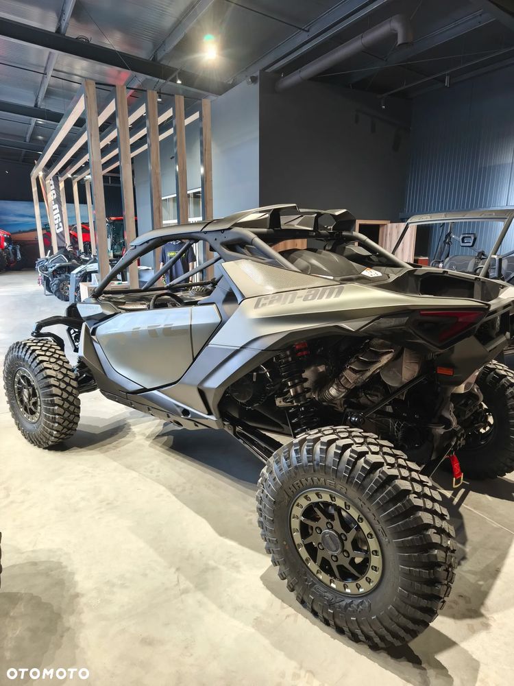 Can-Am Maverick - 4