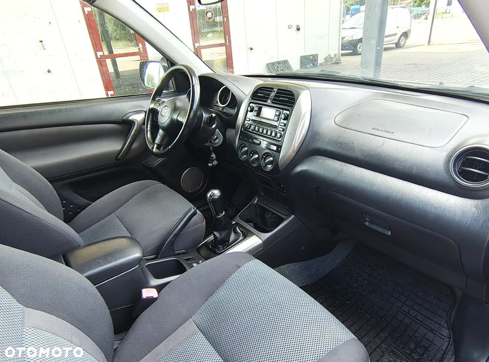 Toyota RAV4 1.8 VVT-i Terra 2WD - 31