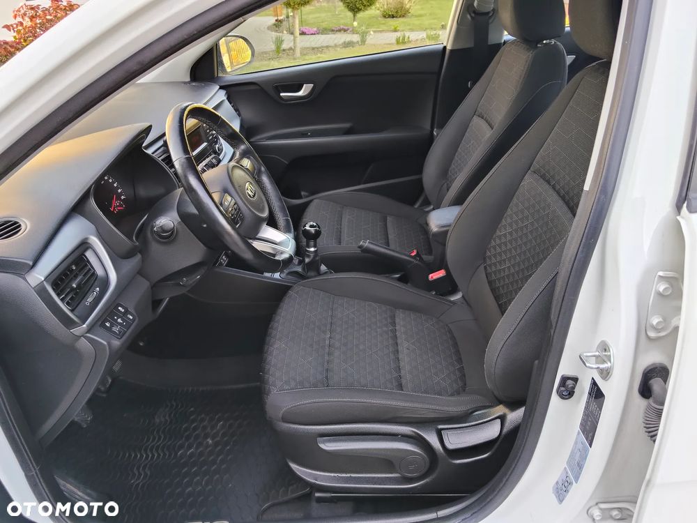 Kia Rio 1.2 Attract - 24