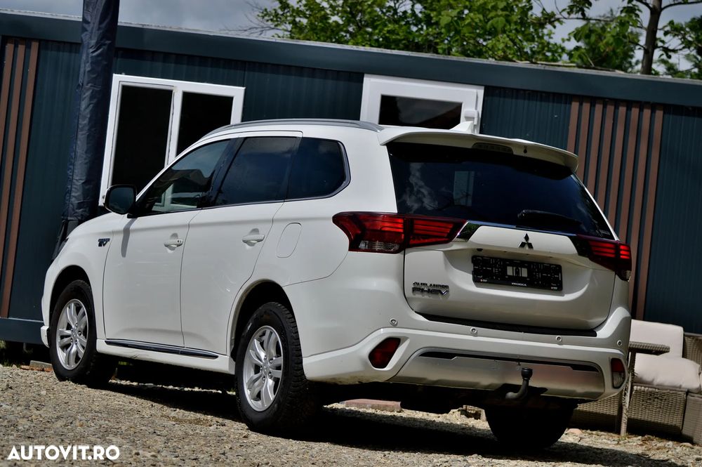Mitsubishi Outlander 2.4 4WD - 4