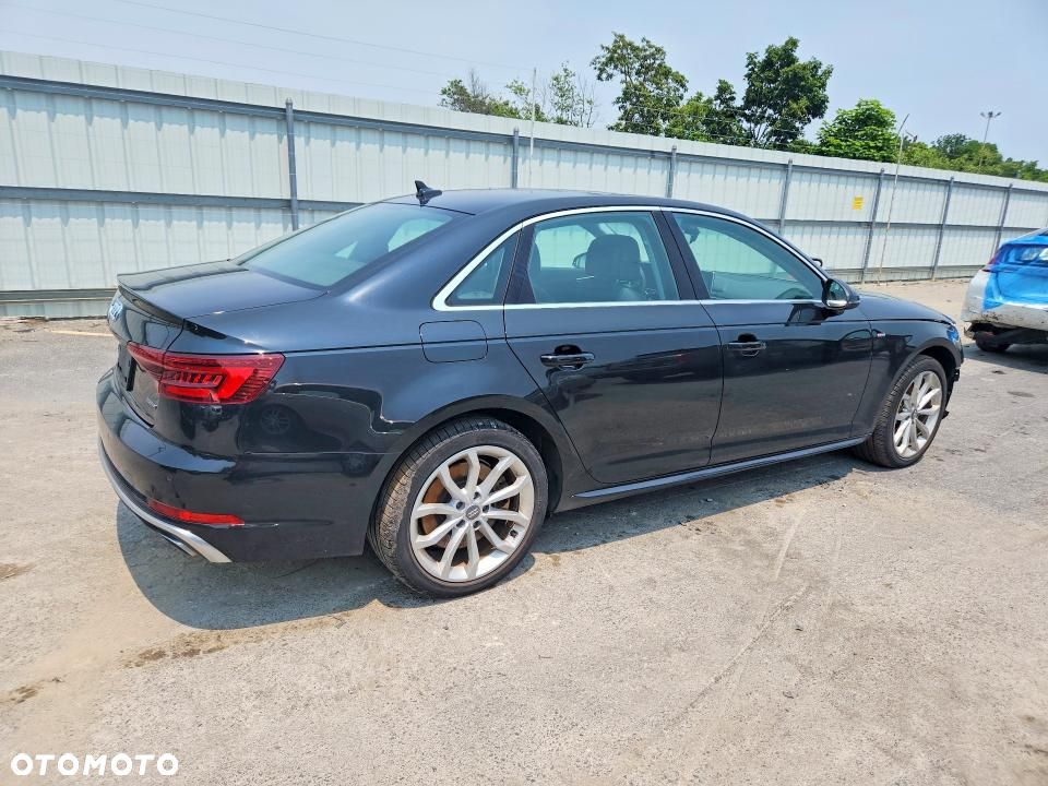 Audi A4 Limousine - 4